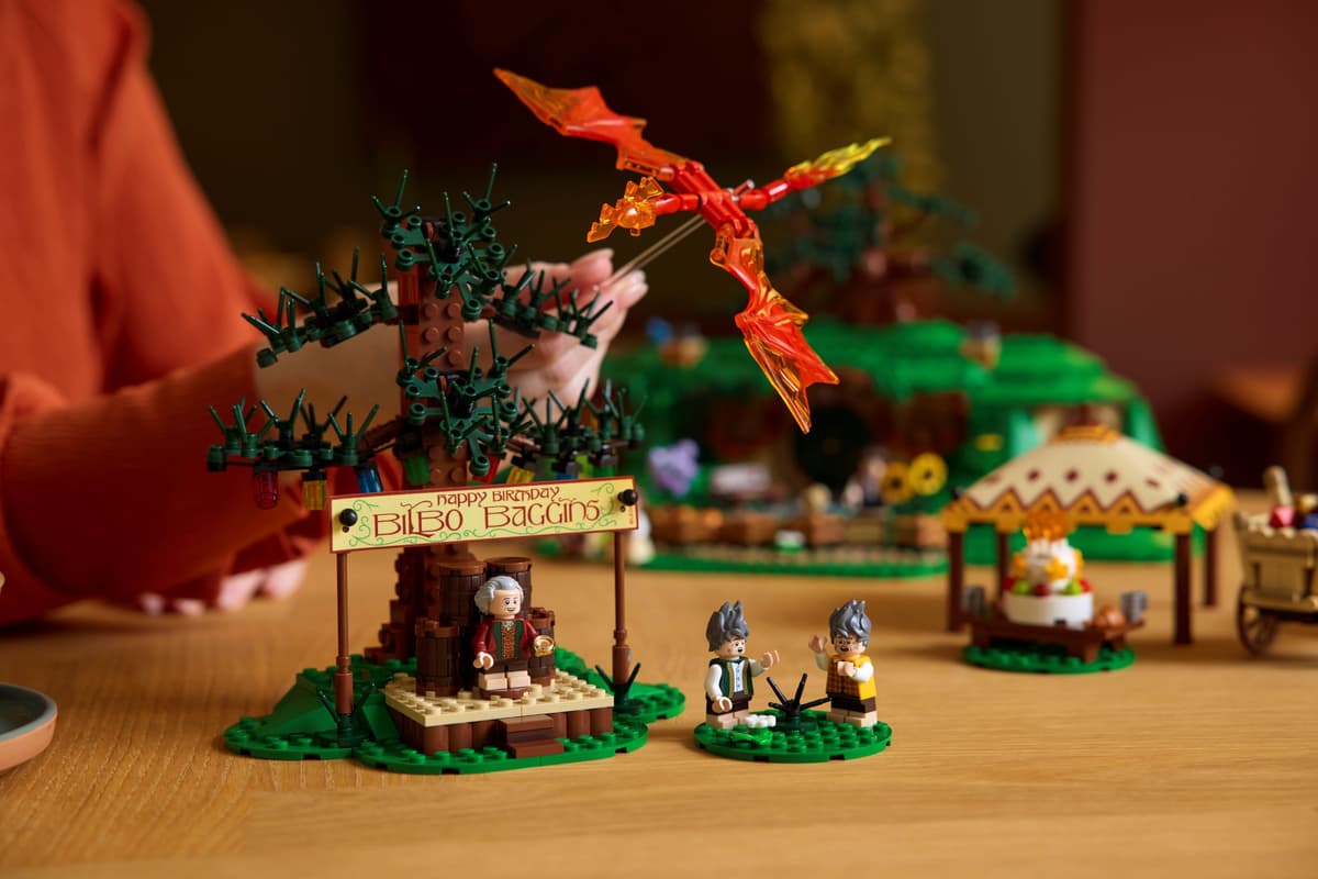 LEGO Icons The Lord of the Rings The Shire - 10354