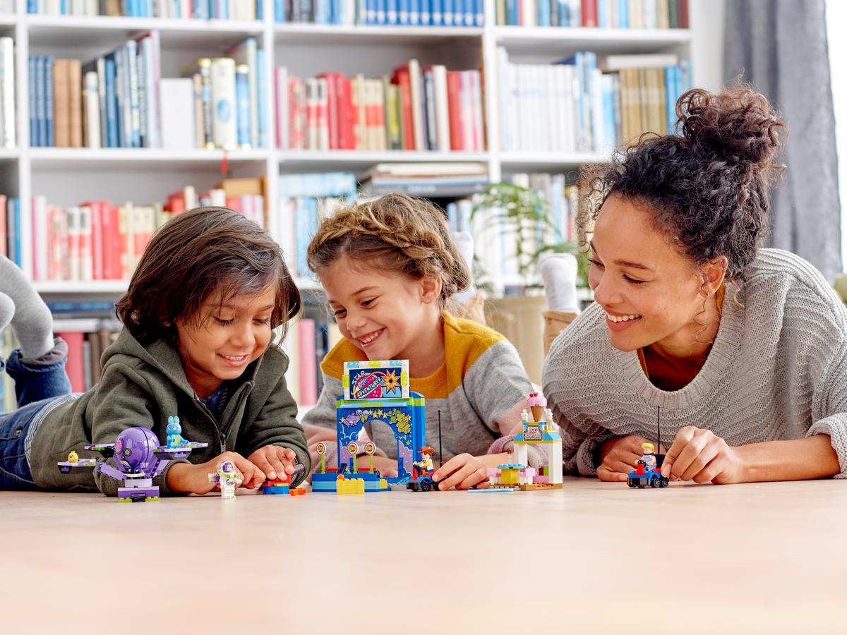 LEGO Toy Story 4 Kermismania van Buzz en Woody - 10770