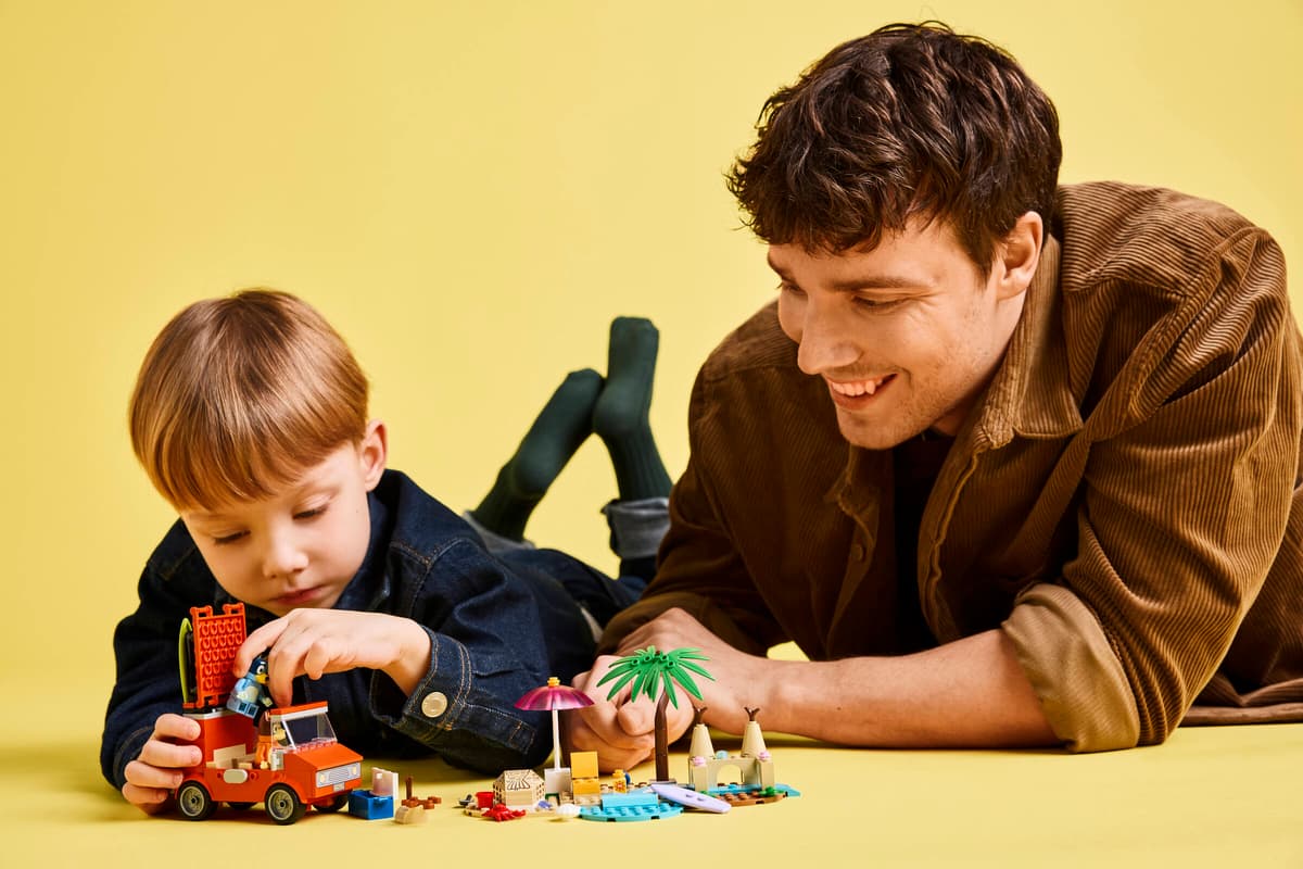 LEGO Bluey Bluey's autorit naar het strand - 11202