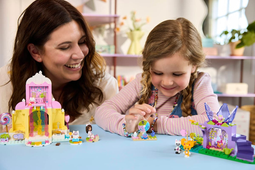 LEGO Gabby's Dollhouse Snoepjesberg en Kittentuin - 11205