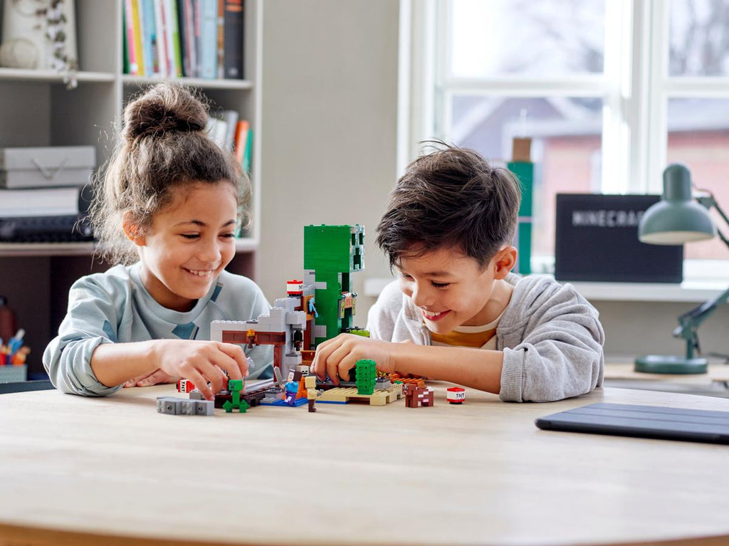 LEGO Minecraft De Creeper mijn - 21155