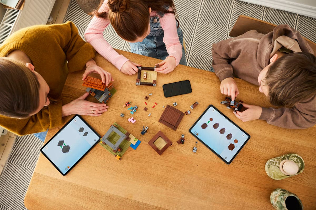 LEGO Minecraft De Plunderaar Buitenpost en Verwoester - 21278