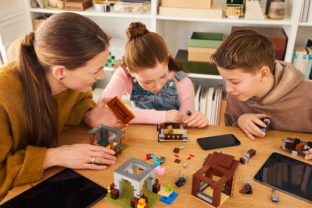 LEGO Minecraft De Plunderaar Buitenpost en Verwoester - 21278