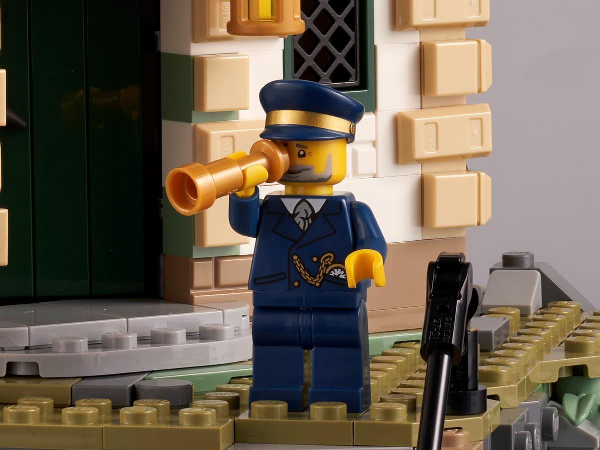 LEGO Ideas Gemotoriseerde vuurtoren - 21335