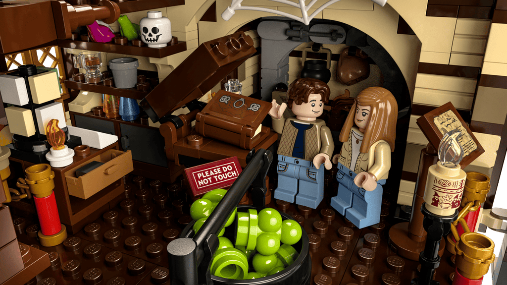 LEGO Ideas Disney Hocus Pocus: het huisje van de Sanderson-zussen - 21341