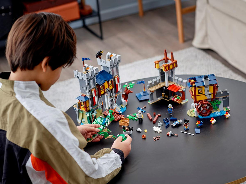 LEGO Creator 3-in-1 Middeleeuws Kasteel - 31120