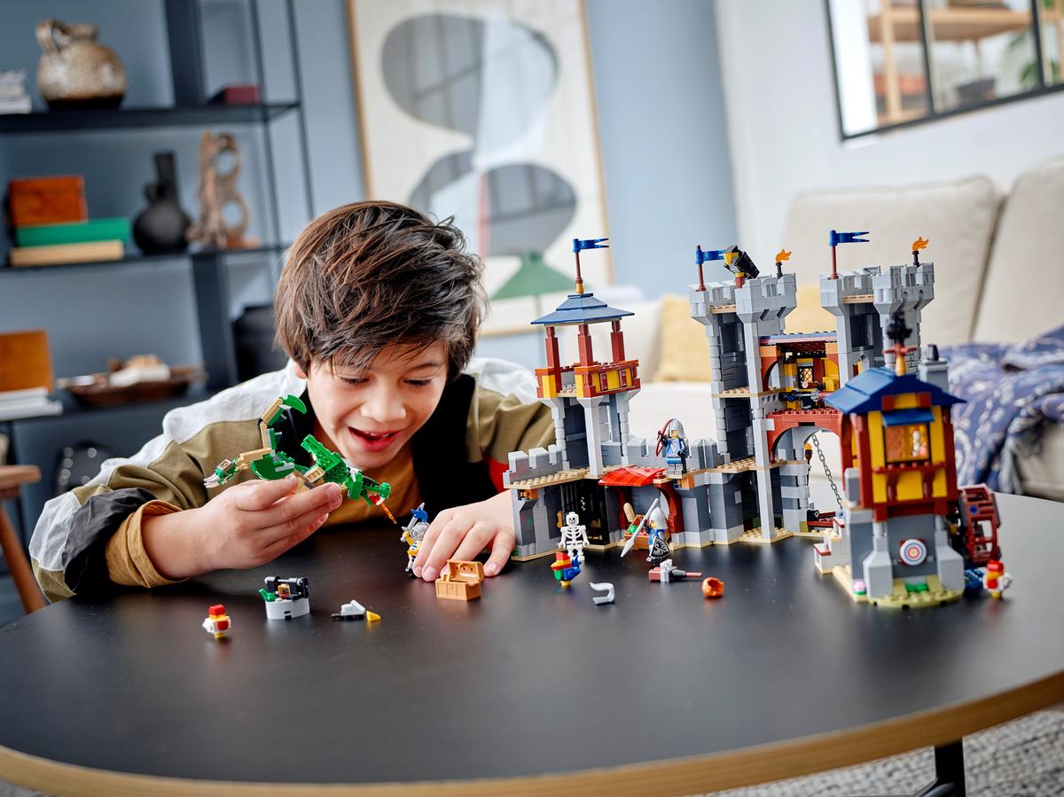 LEGO Creator 3-in-1 Middeleeuws Kasteel - 31120