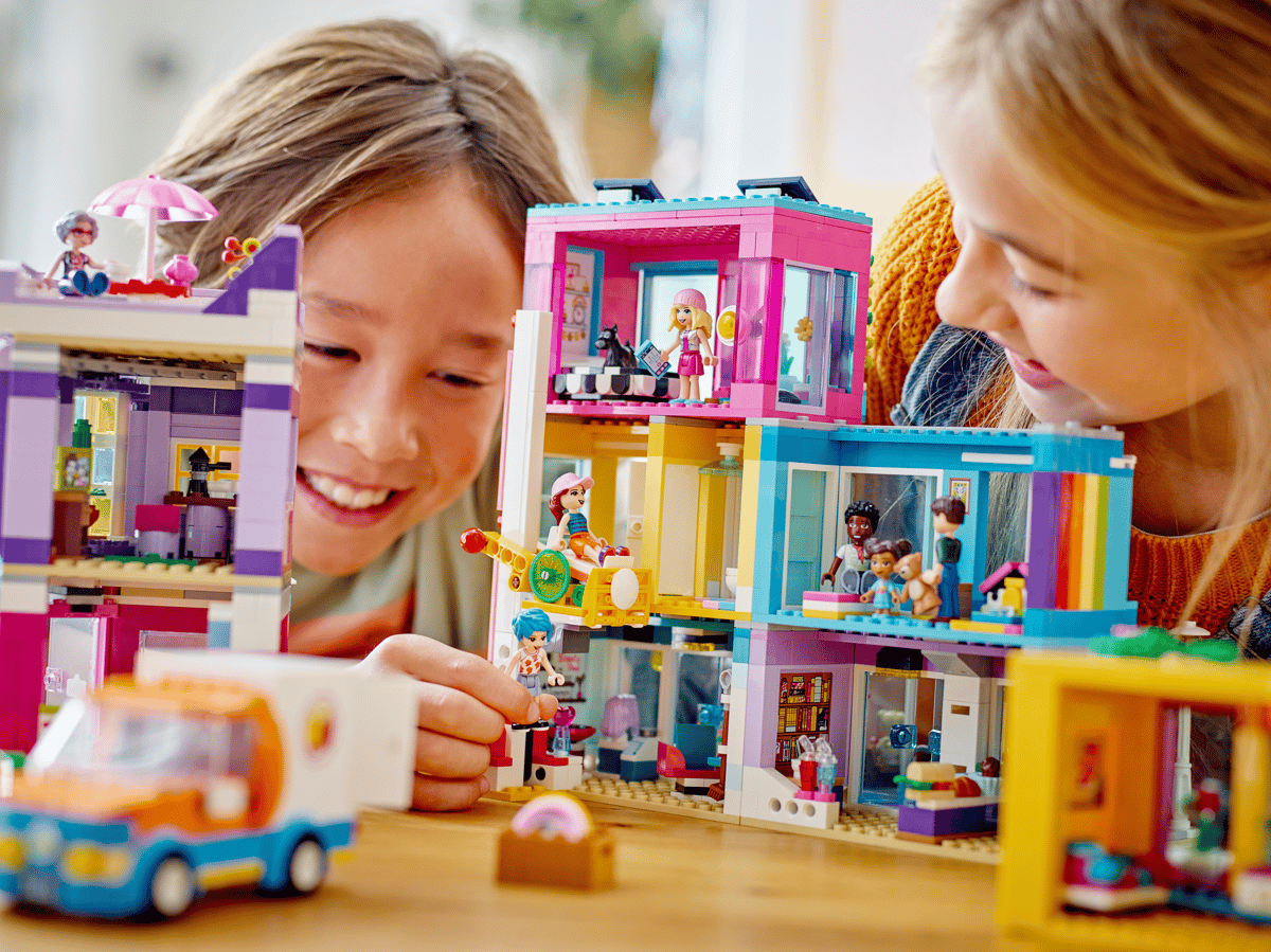 LEGO Friends Hoofdstraatgebouw - 41704