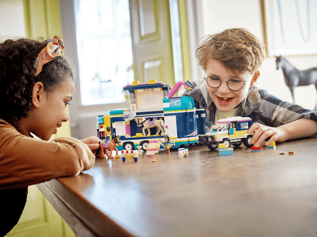 LEGO Friends Paardenshow aanhangwagen - 41722