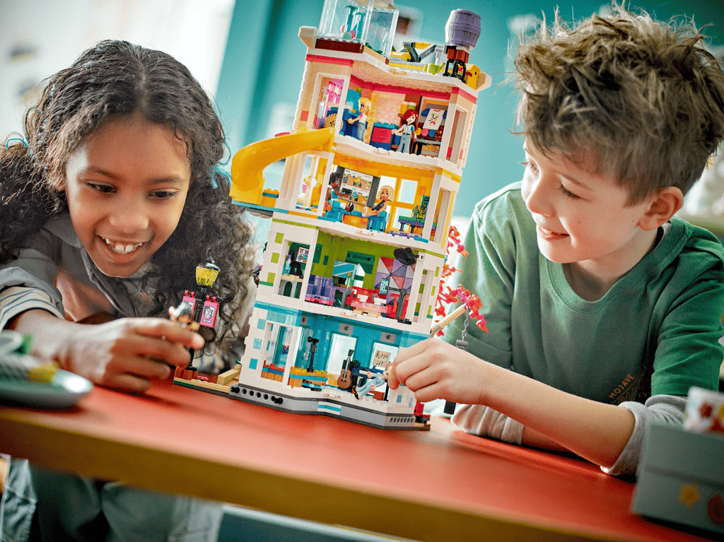 LEGO Friends Heartlake City Buurtcentrum - 41748