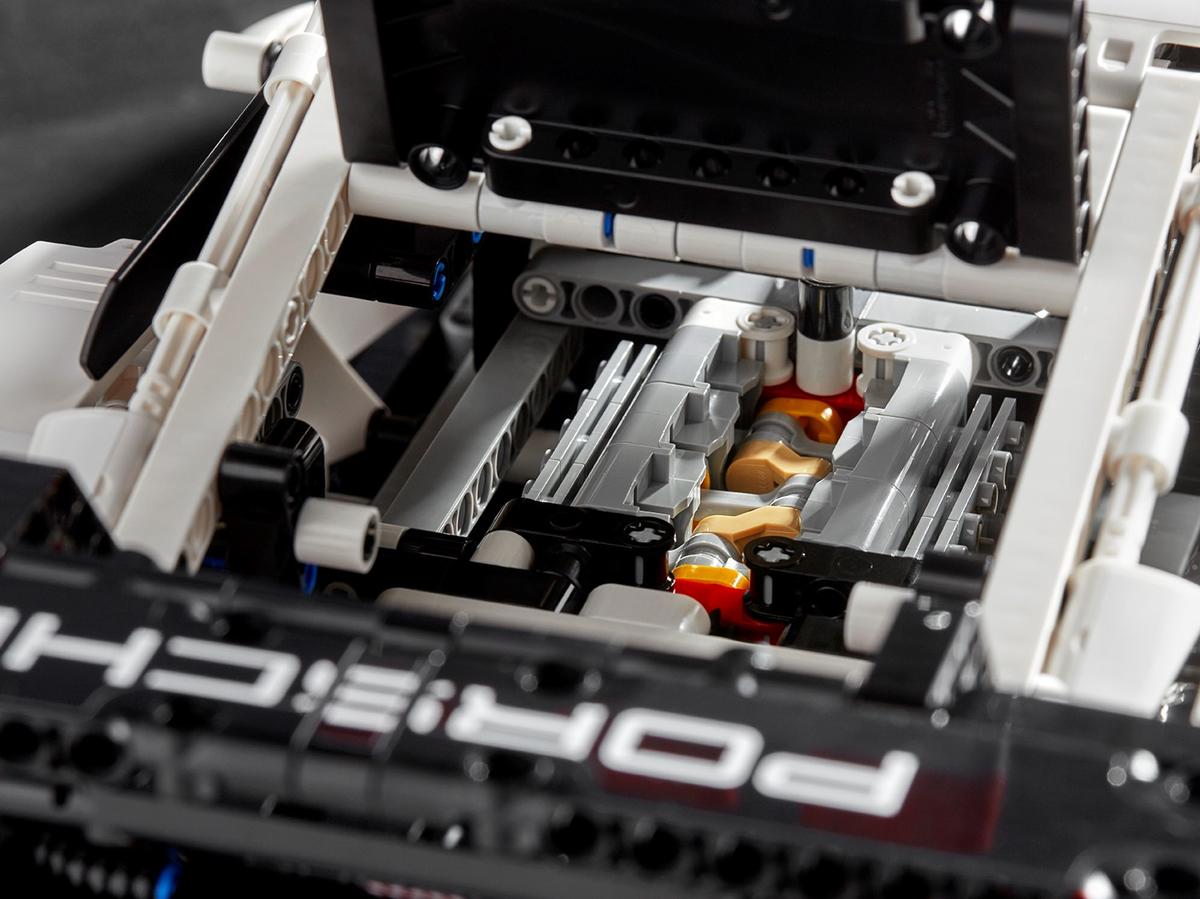 LEGO Technic Porsche 911 RSR - 42096
