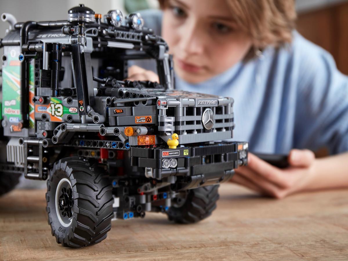 LEGO Technic 4x4 Mercedes-Benz Zetros Trial Truck - 42129