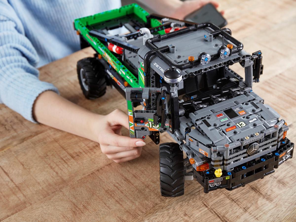 LEGO Technic 4x4 Mercedes-Benz Zetros Trial Truck - 42129