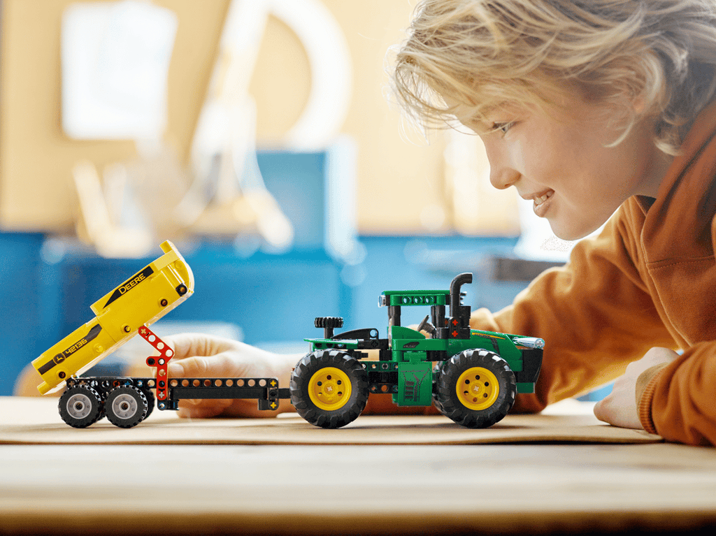 LEGO Technic John Deere 9620R 4WD Tractor 42136