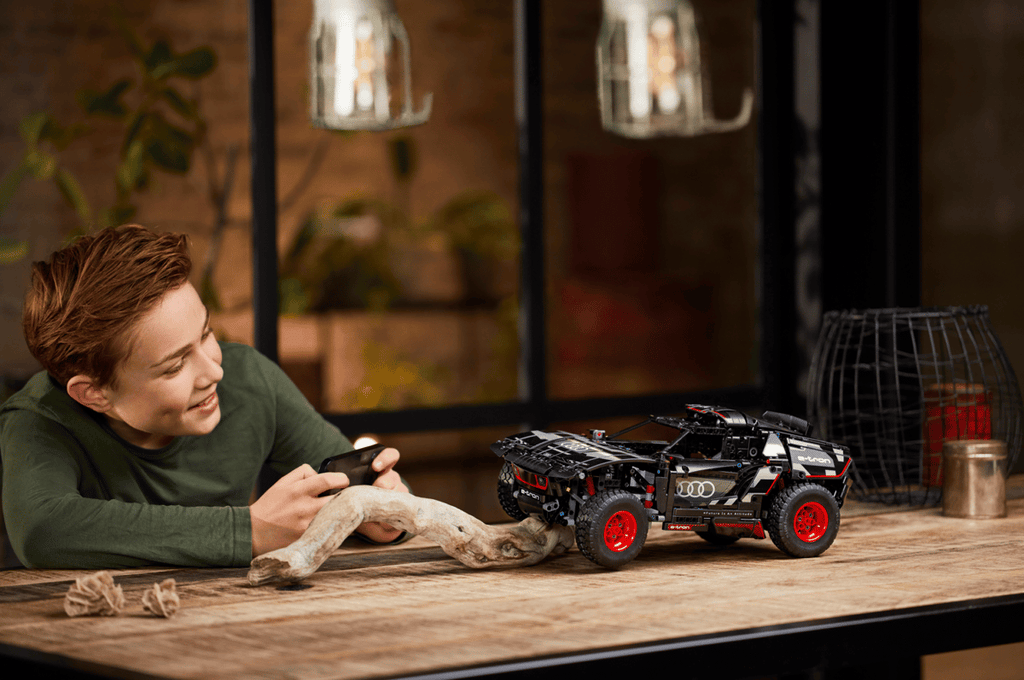 LEGO Technic Audi RS Q e-tron - 42160