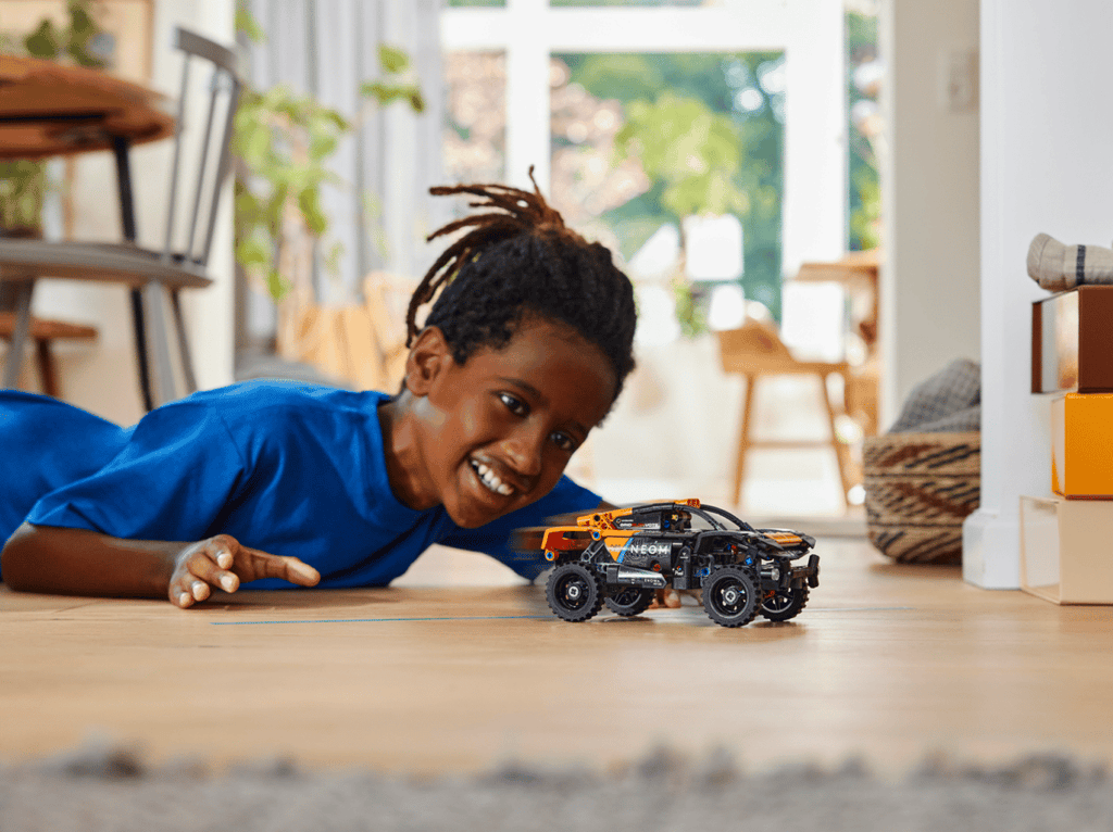 LEGO Technic  NEOM McLaren Extreme E racewagen - 42166