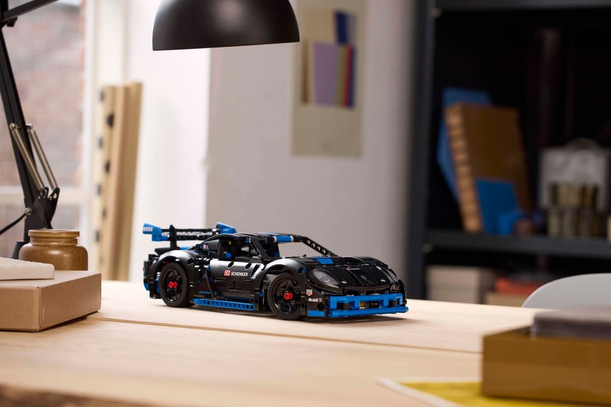 LEGO Technic Porsche GT4 e-Performance racewagen - 42176