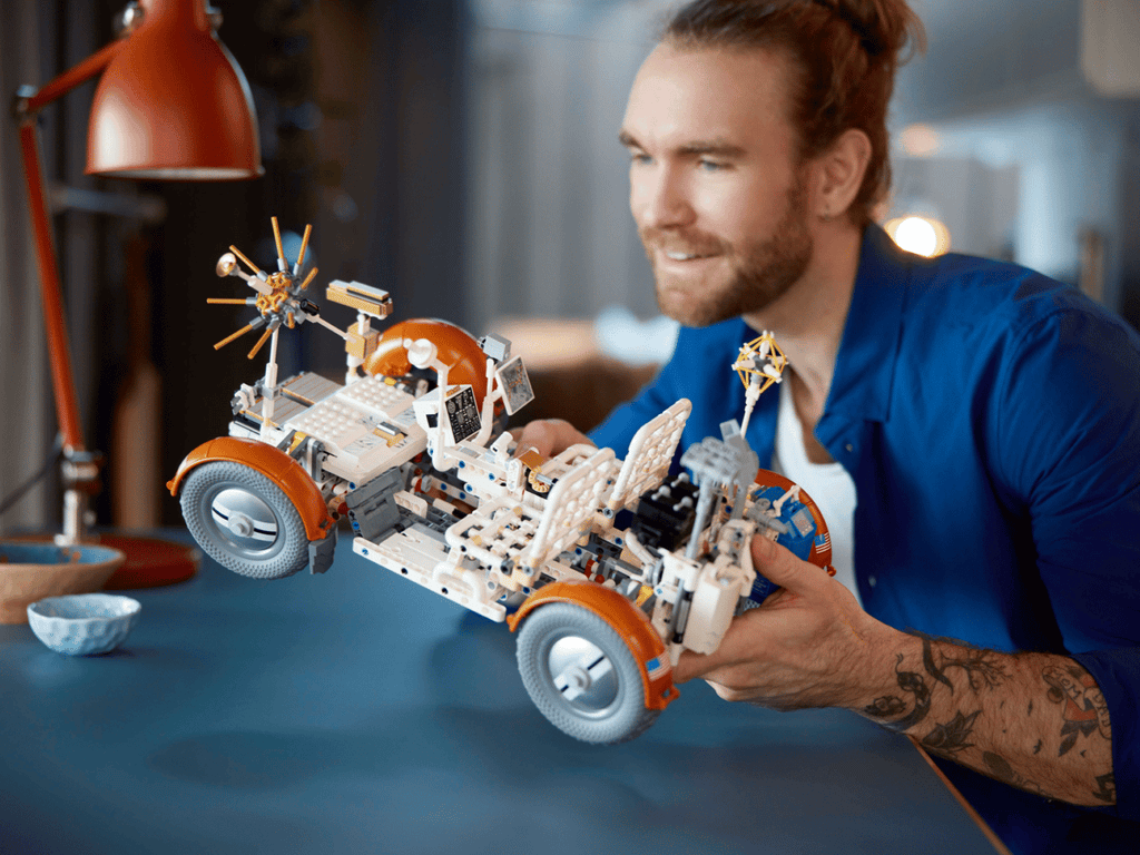 LEGO Technic NASA Apollo maanwagen – LRV - 42182