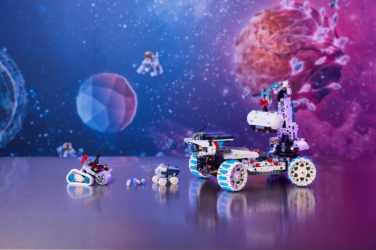 LEGO Technic Lunar Outpost maanrover ruimtevoertuig - 42211