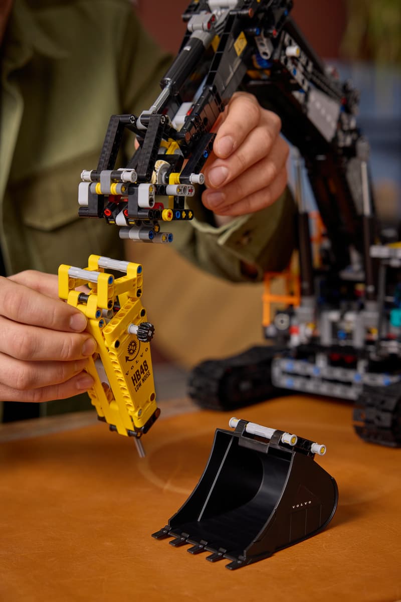 LEGO Technic Volvo EC500 Hybrid graafmachine - 42215