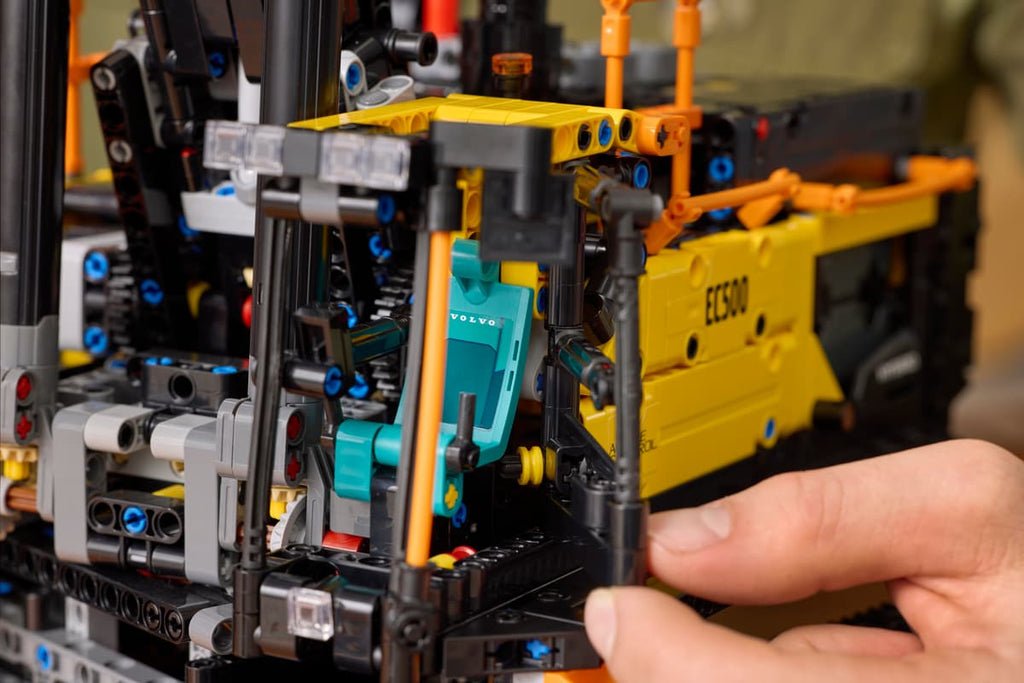 LEGO Technic Volvo EC500 Hybrid graafmachine - 42215