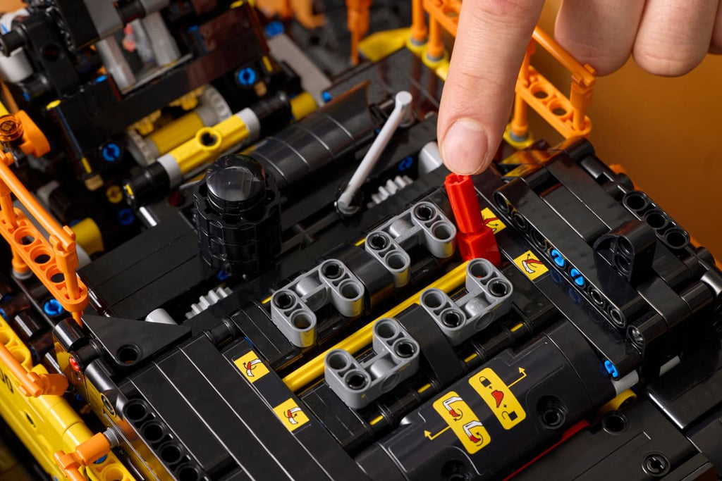 LEGO Technic Volvo EC500 Hybrid graafmachine - 42215