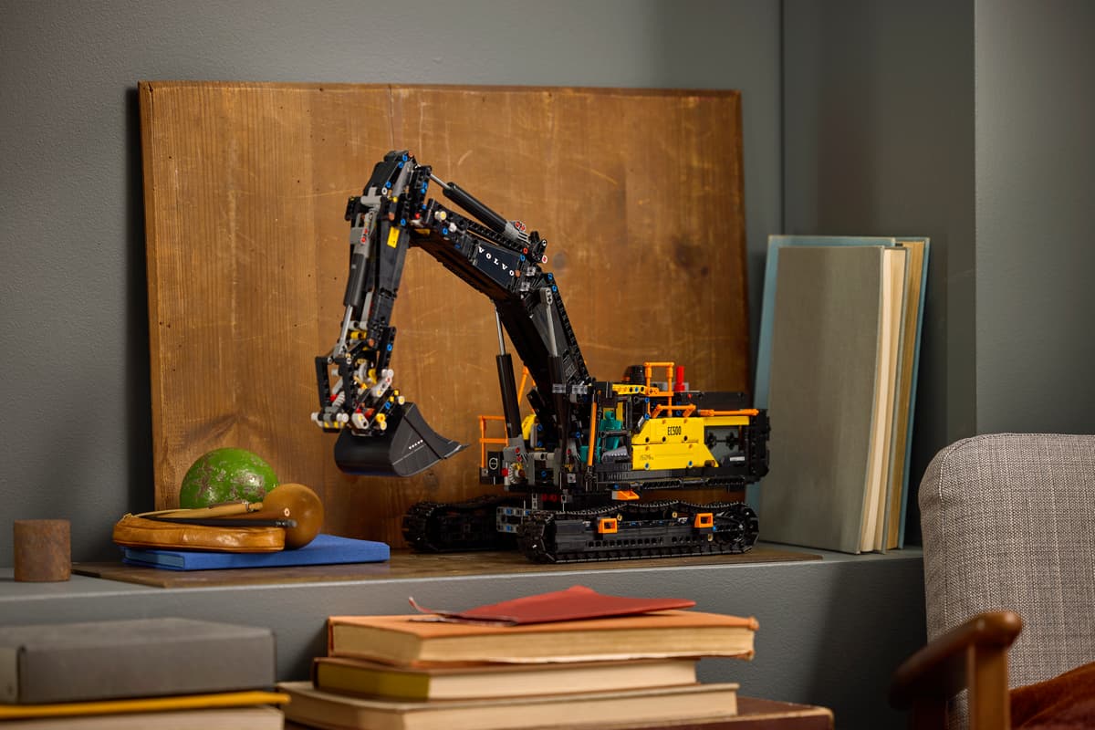 LEGO Technic Volvo EC500 Hybrid graafmachine - 42215