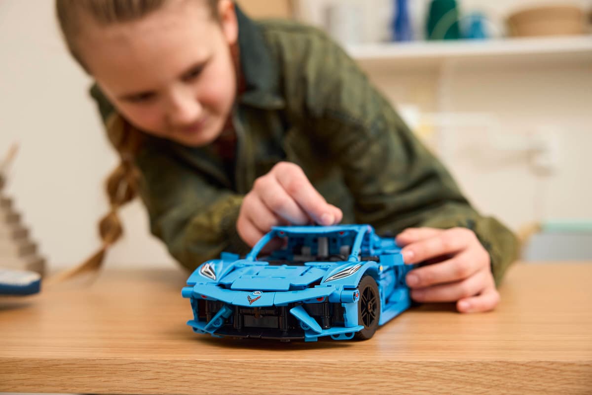 LEGO Technic - Chevrolet Corvette Stingray 42217