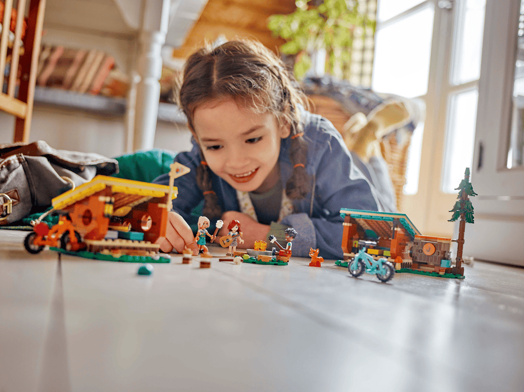 LEGO Friends Avonturenkamp knusse boshutten - 42624