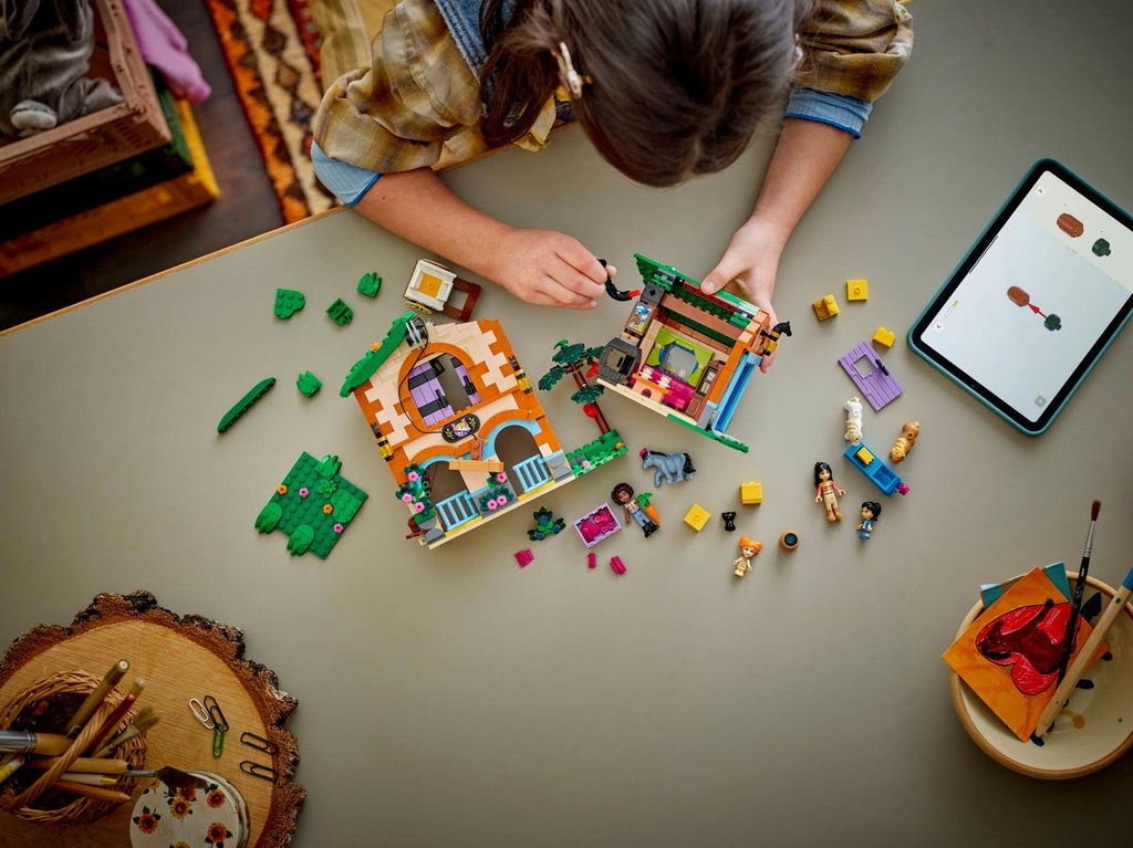 LEGO Friends Ponyboerderij en Stal - 42654