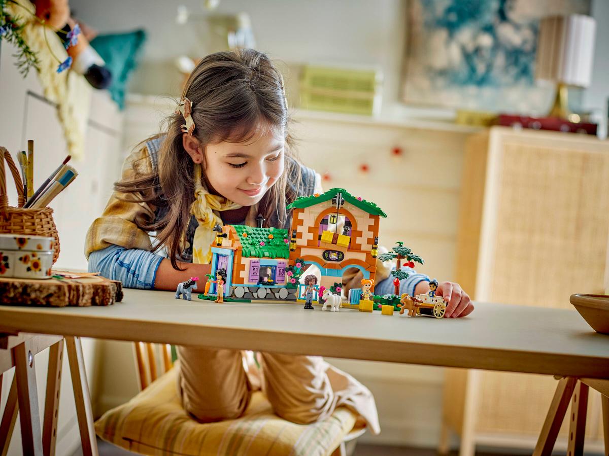 LEGO Friends Ponyboerderij en Stal - 42654
