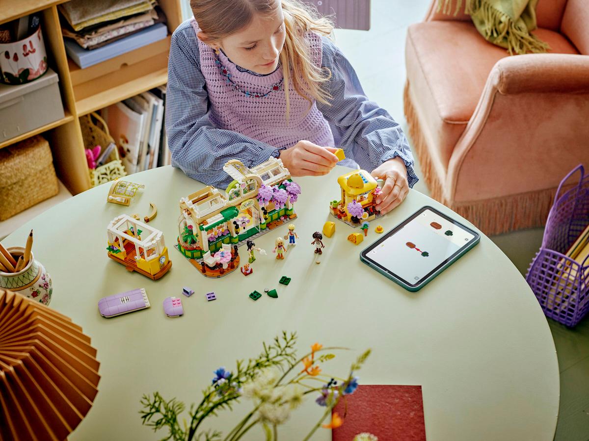 LEGO Friends Plantencafé en Bloemenwinkel - 42671