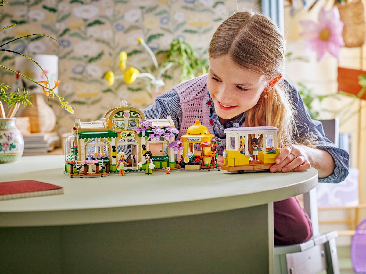 LEGO Friends Plantencafé en Bloemenwinkel - 42671