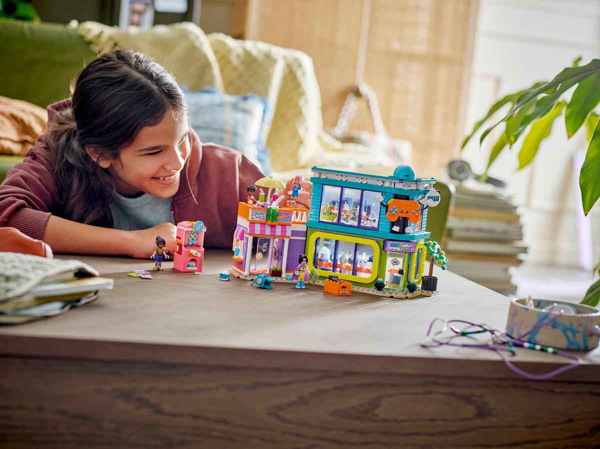 LEGO Friends Stripboeken- en Gamewinkel - 42674