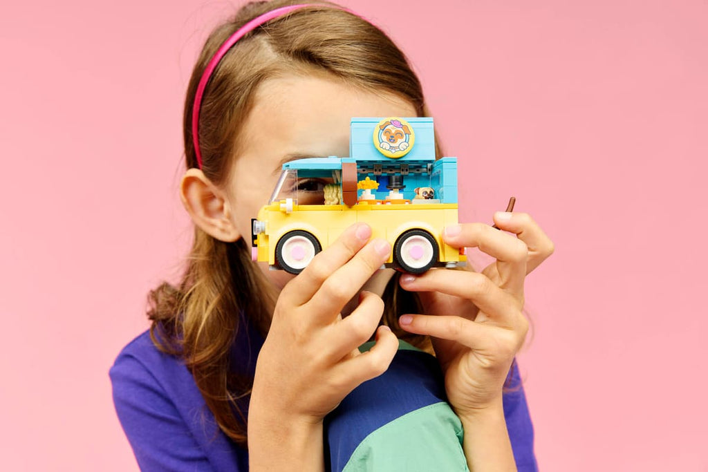 LEGO Friends Bestelwagen met dierenaccessoires - 42678
