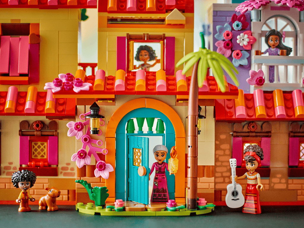 LEGO Disney Encanto Het magische huis van de familie Madrigal - 43245