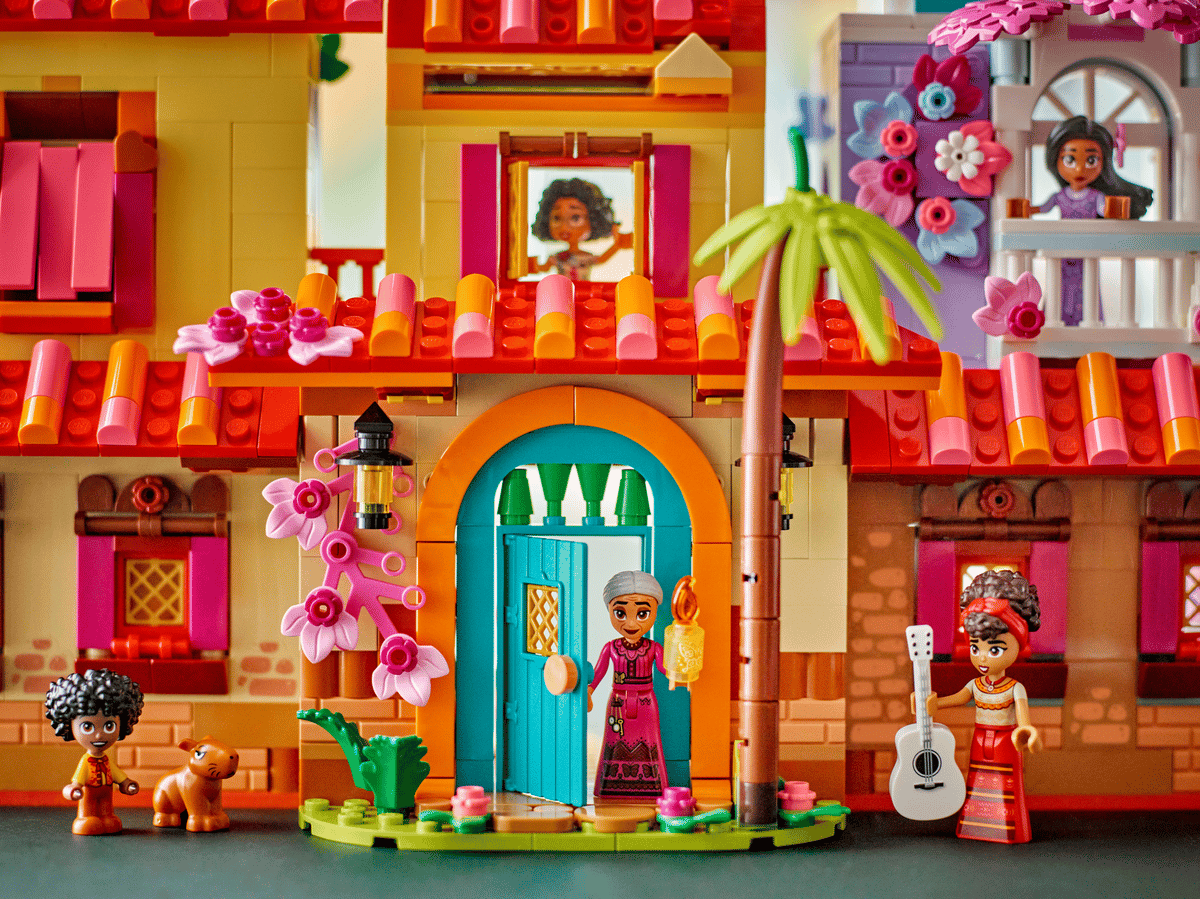 LEGO Disney Encanto Het magische huis van de familie Madrigal - 43245