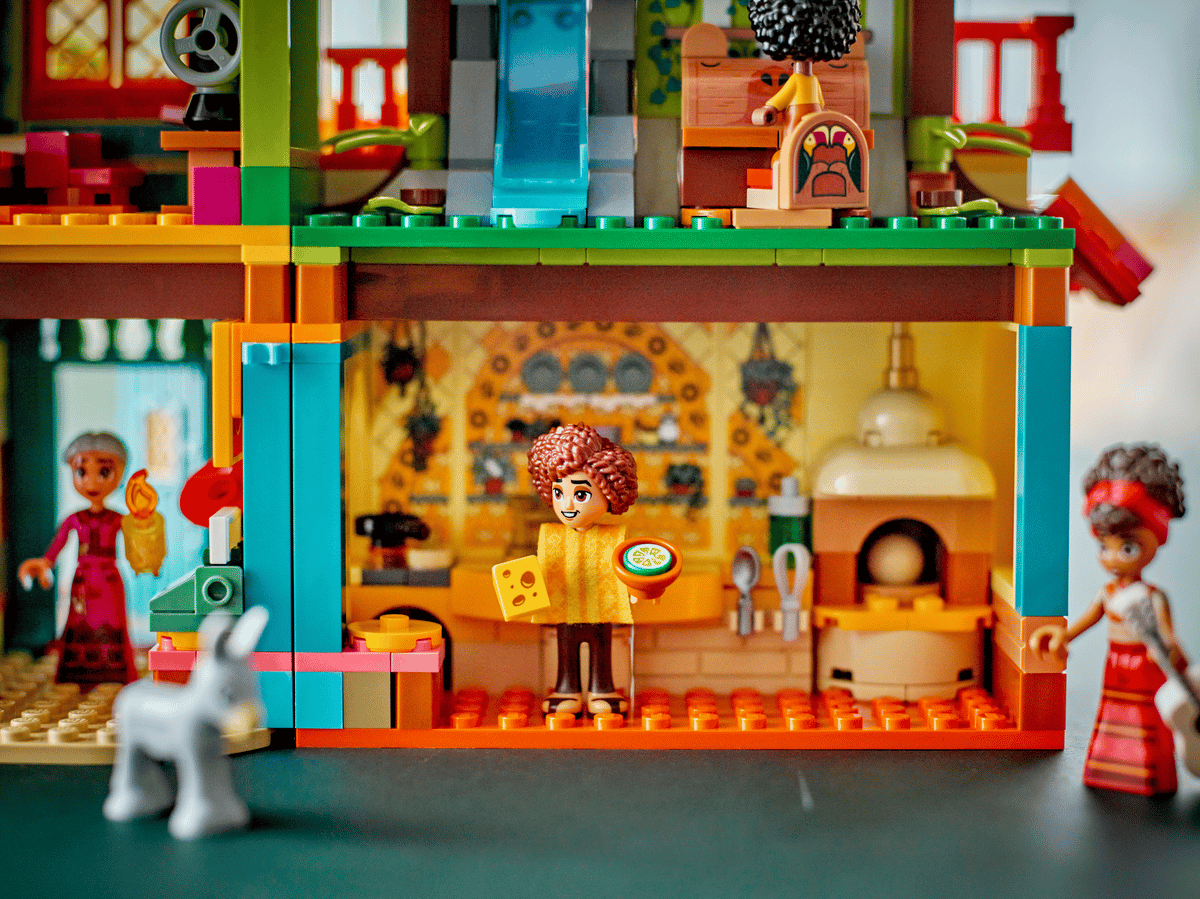 LEGO Disney Encanto Het magische huis van de familie Madrigal - 43245