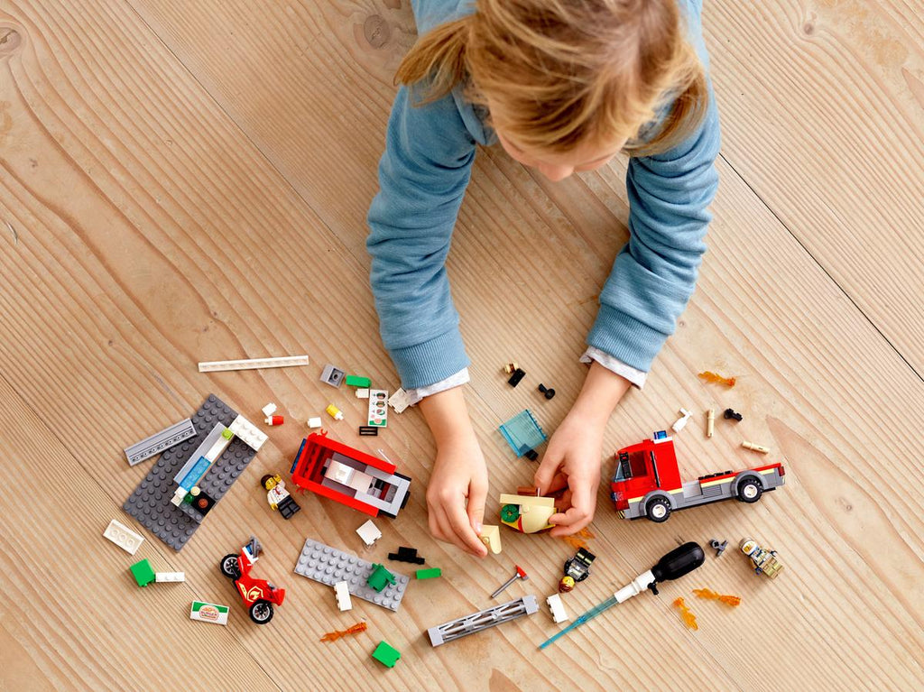 LEGO City Brand bij het hamburgerrestaurant - 60214