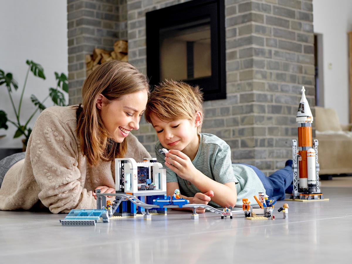 LEGO City Deep Space Rocket and Launch Control - 60228