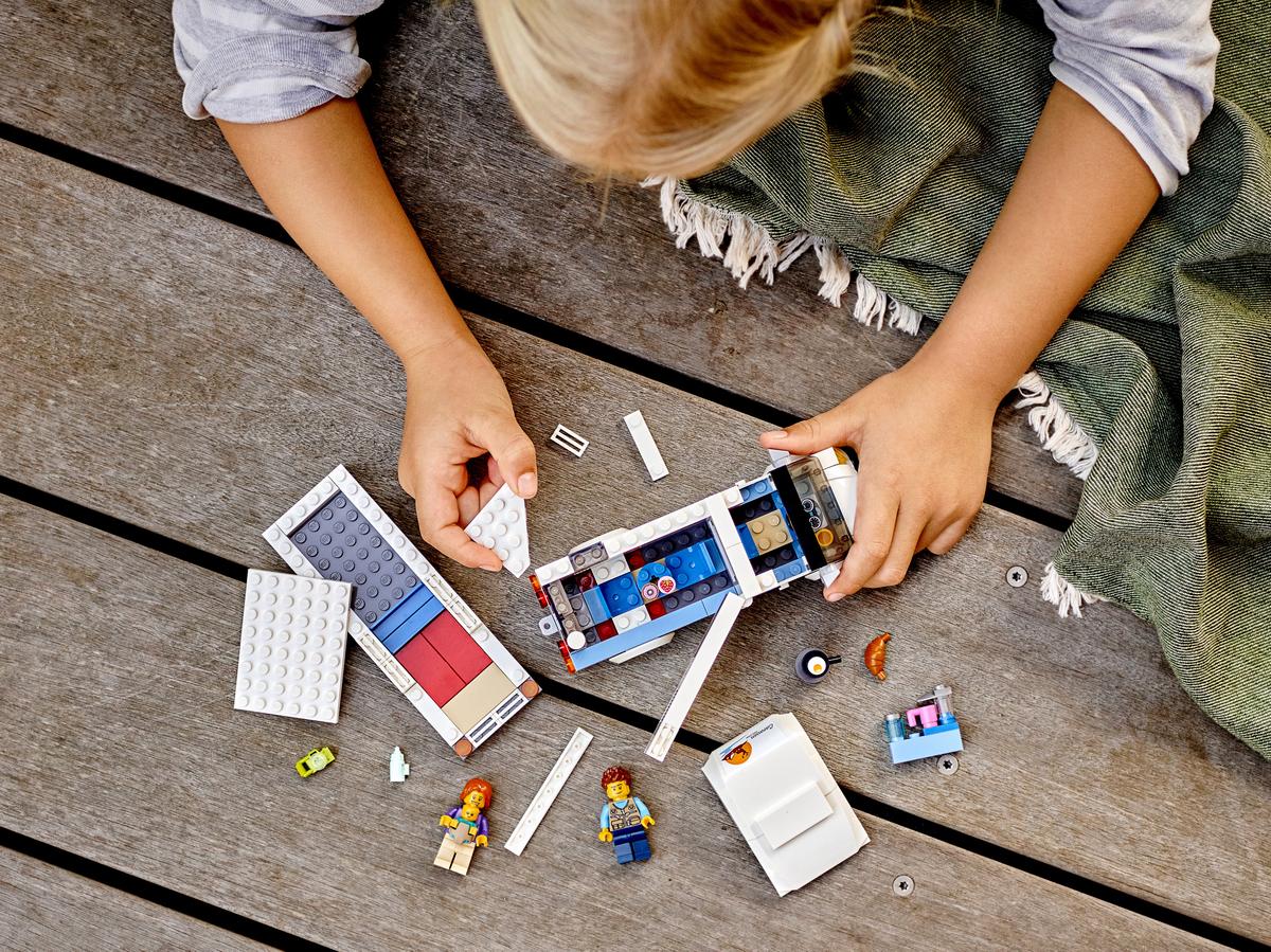 LEGO City Vakantiecamper - 60283