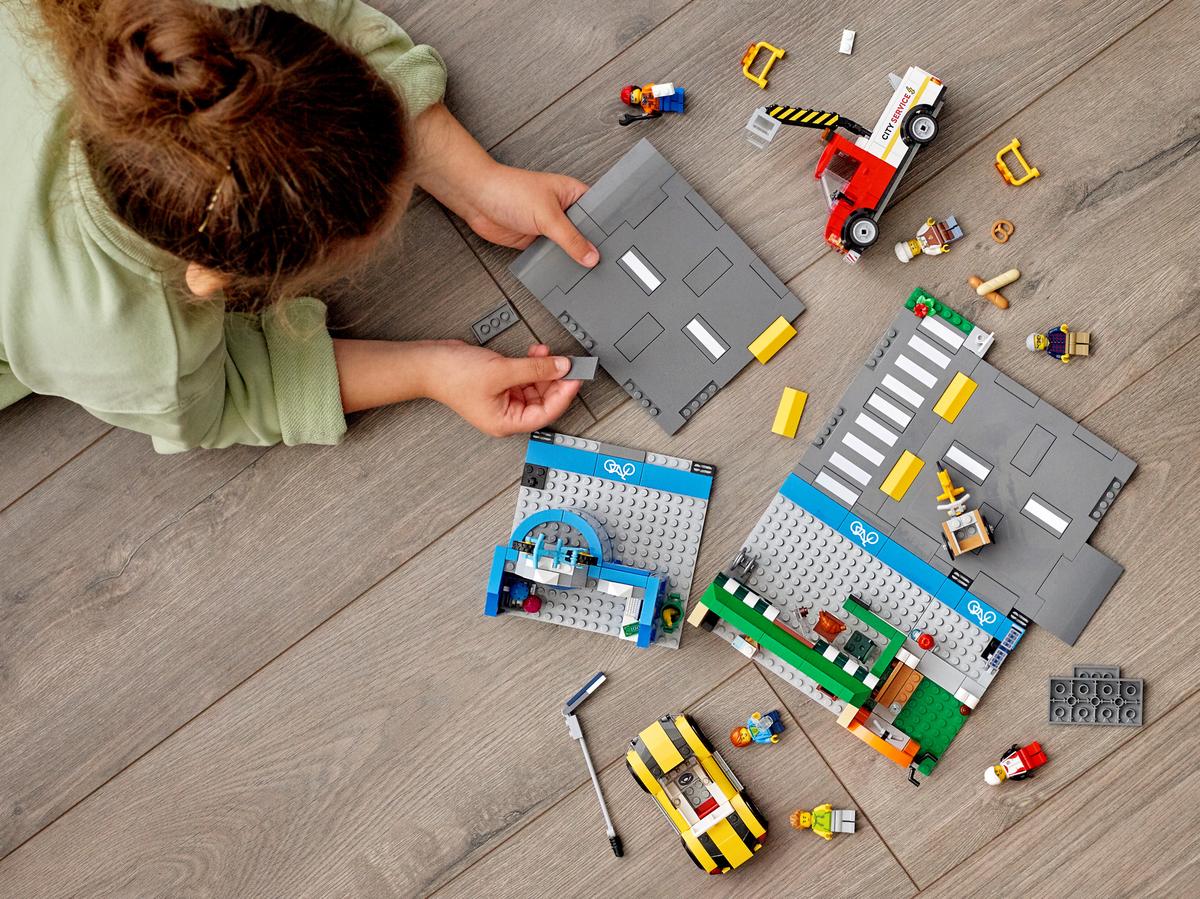 LEGO City Winkelstraat - 60306