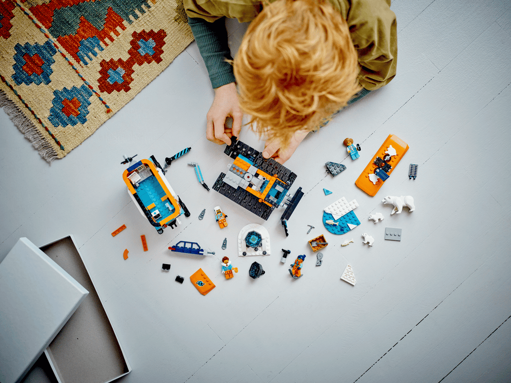 LEGO Truck en mobiel laboratorium voor poolonderzoek - 60378