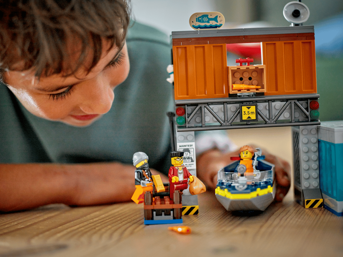 LEGO City - Politiespeedboot en boevenschuilplaats - 60417