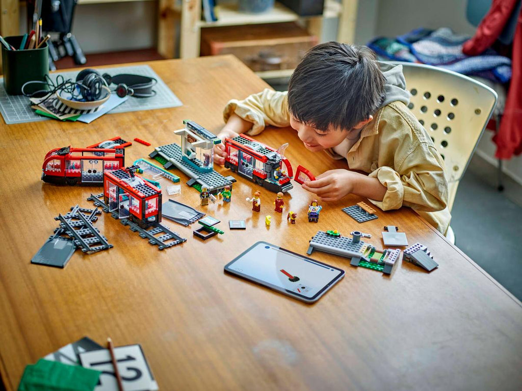 LEGO City Stadstram en station - 60423