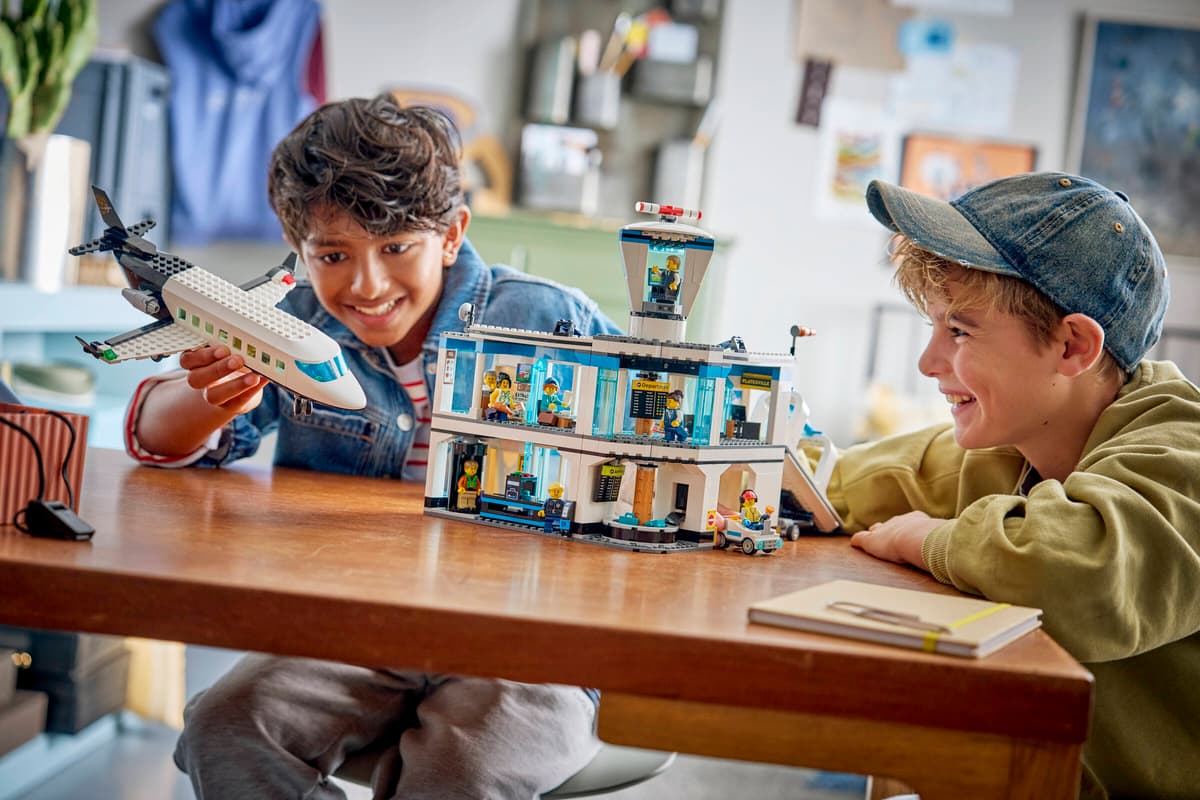 LEGO City Luchthaven met Vliegtuig - 60502