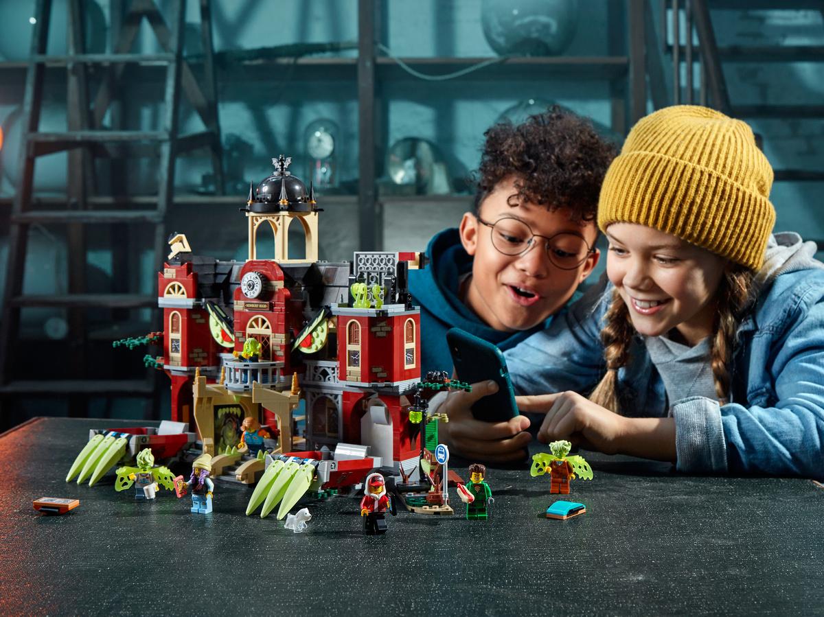 LEGO Hidden Side De Newbury Spookschool - 70425