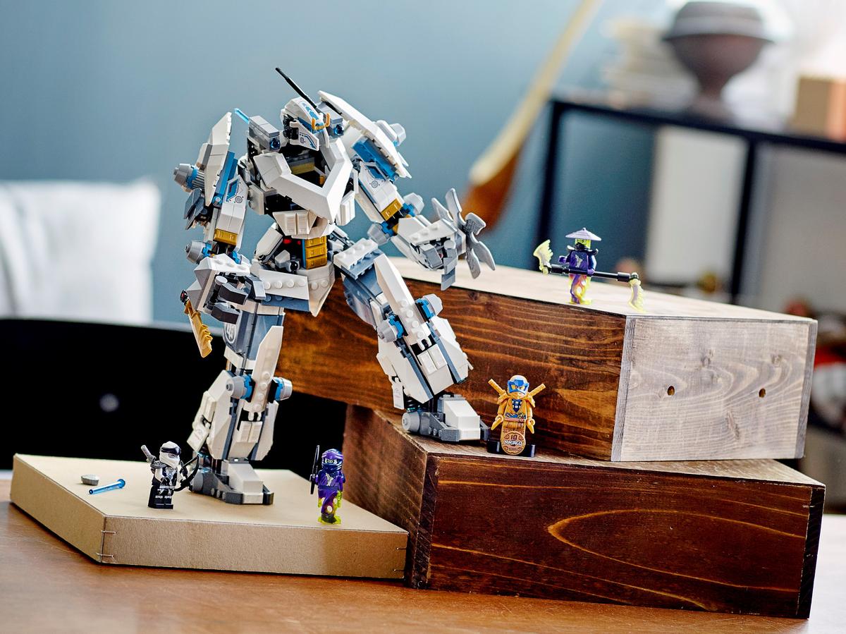 LEGO Ninjago Zane's Titanium Mecha Duel - 71738