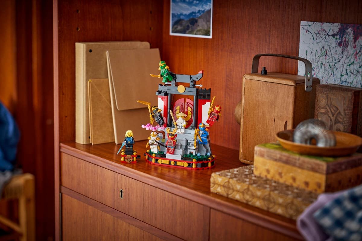 LEGO Ninjago 15-jarig Jubileum: Display met ninjapersonages - 71866