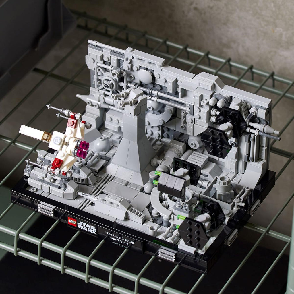 LEGO Star Wars Death Star Trench Run diorama - 75329